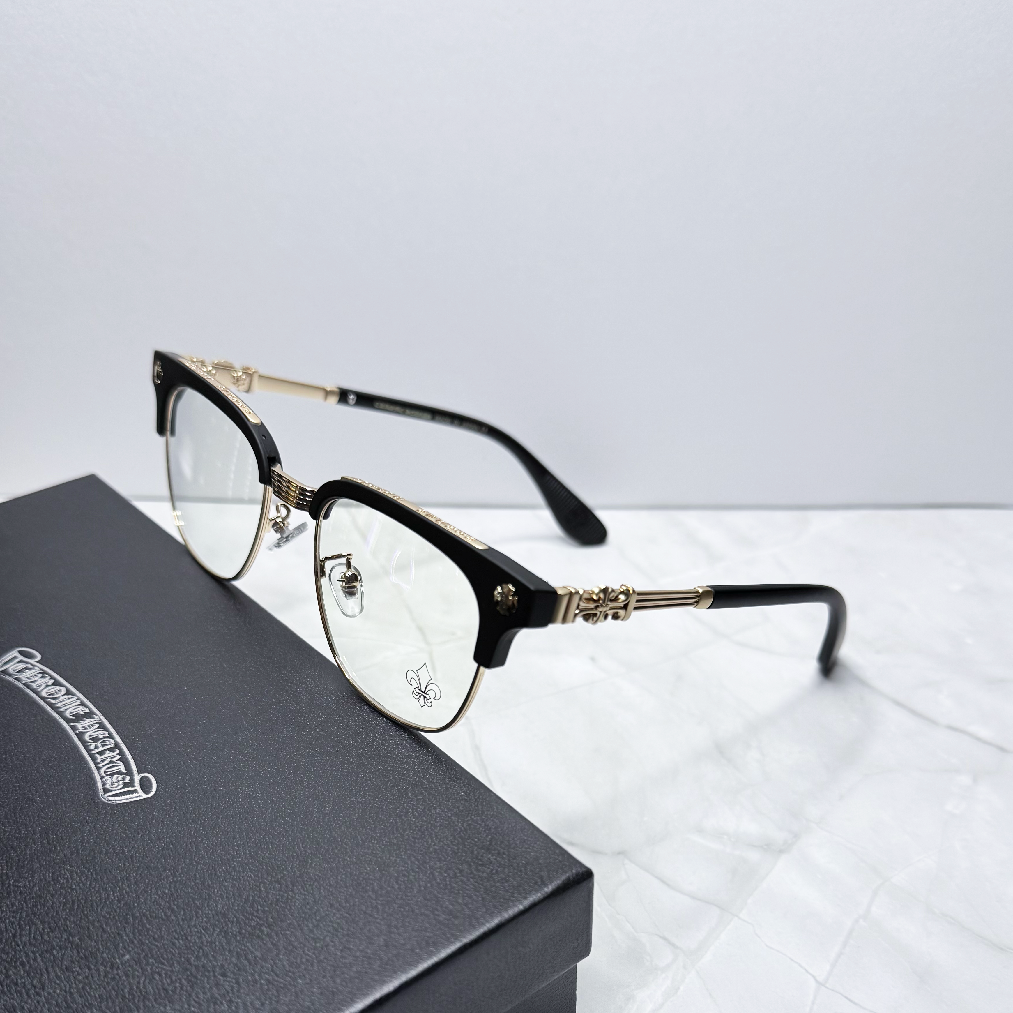 #E17: Chrome Hearts Fleur-De-Lis Anti-Blue Lens Glasses (Black & Gold)