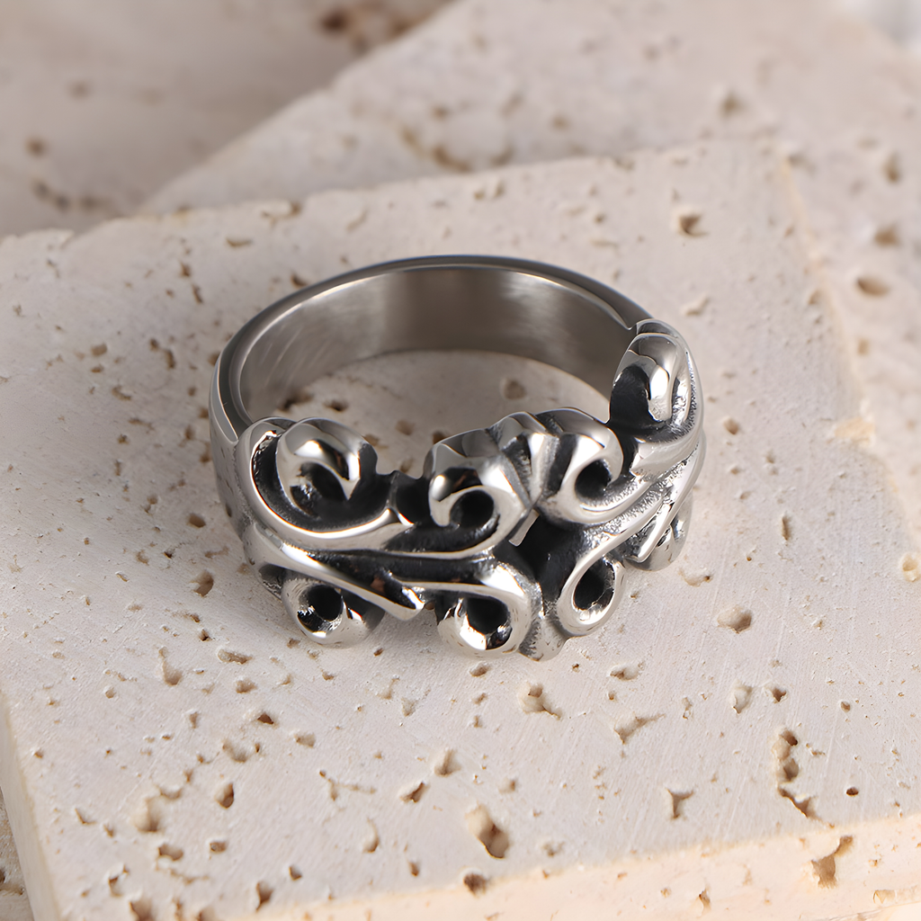 Clover Cross Ring (Titanium Steel)